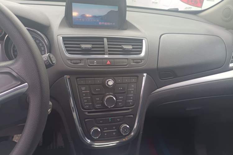 Used Buick Encore 2014 1.4T Automatic Two-Wheel Drive Urban Elite Model Audio And AC Panel