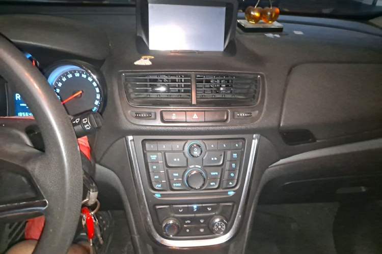 Used Buick Encore 2014 1.4T Automatic Two-Wheel Drive Urban Elite Model Audio And AC Panel