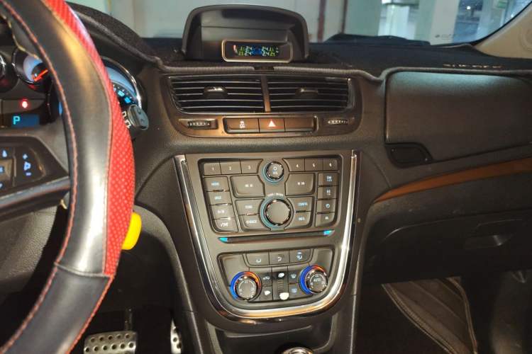 Used Buick Encore 2014 1.4T Automatic Two-Wheel Drive Urban Leading Model Audio And AC Panel