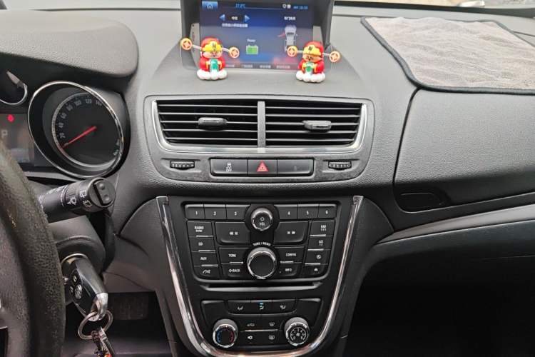 Used Buick Encore 2014 1.4T Automatic Two-Wheel Drive Urban Elite Model Audio And AC Panel
