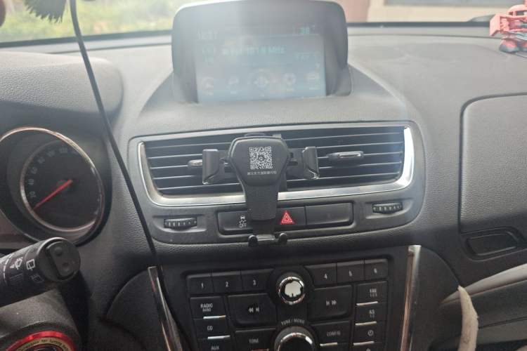 Used Buick Encore 2014 1.4T Automatic Two-Wheel Drive Urban Elite Model Audio And AC Panel