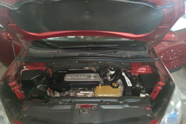 Used Buick Encore 2014 1.4T Automatic Two-Wheel Drive Urban Elite Model Engine Bay