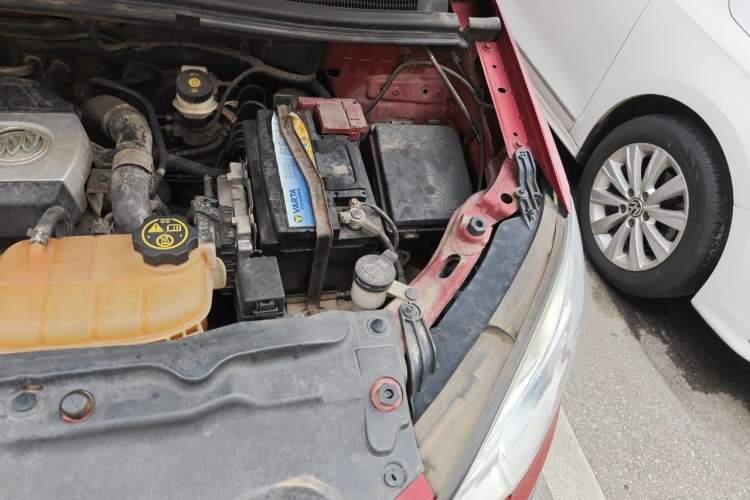 Used Buick Encore 2014 1.4T Automatic Two-Wheel Drive Urban Elite Model Engine Bay Left