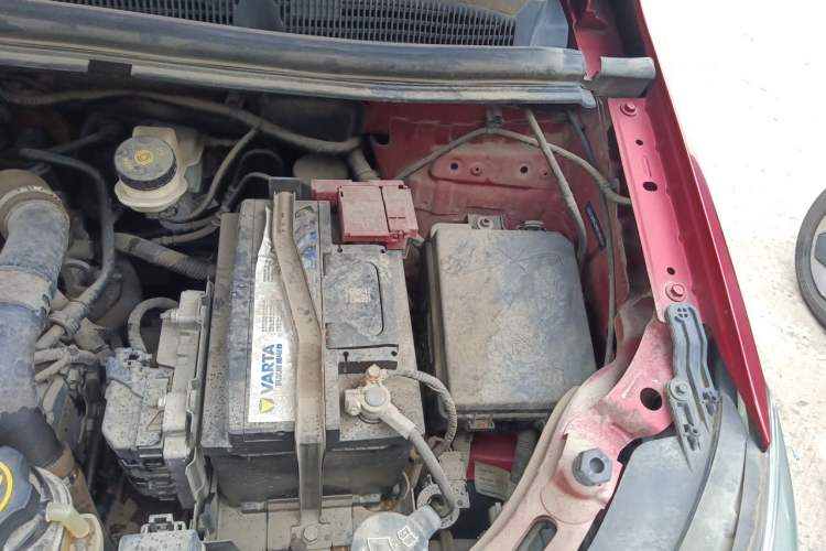 Used Buick Encore 2014 1.4T Automatic Two-Wheel Drive Urban Elite Model Engine Bay Left