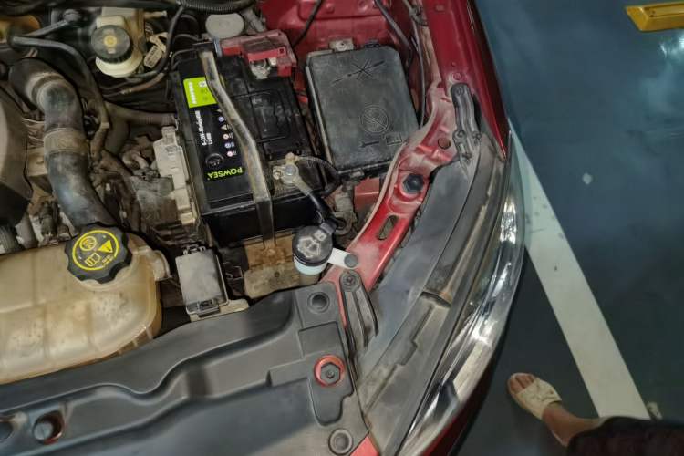 Used Buick Encore 2014 1.4T Automatic Two-Wheel Drive Urban Elite Model Engine Bay Left