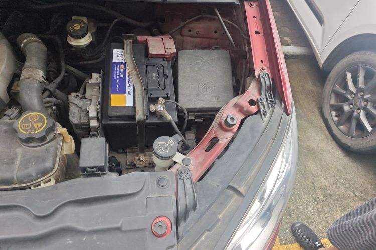 Used Buick Encore 2014 1.4T Automatic Two-Wheel Drive Urban Elite Model Engine Bay Left