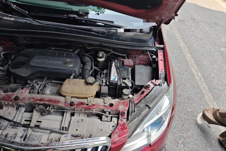 Used Buick Encore 2014 1.4T Automatic Two-Wheel Drive Urban Elite Model Engine Bay Left