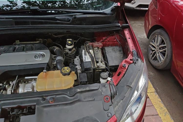 Used Buick Encore 2014 1.4T Automatic Two-Wheel Drive Urban Elite Model Engine Bay Left