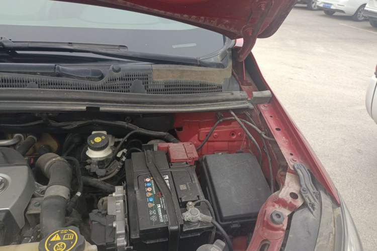 Used Buick Encore 2014 1.4T Automatic Two-Wheel Drive Urban Elite Model Engine Bay Left