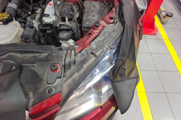 Used Buick Encore 2014 1.4T Automatic Two-Wheel Drive Urban Elite Model Engine Bay Left