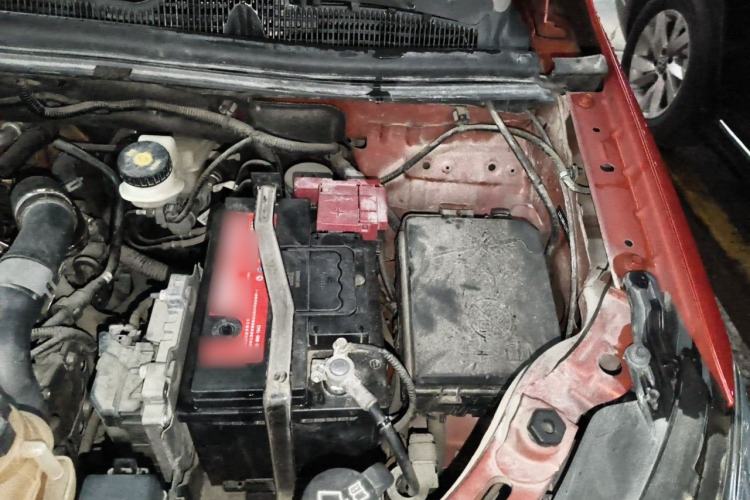 Used Buick Encore 2014 1.4T Automatic Two-Wheel Drive Urban Elite Model Engine Bay Left