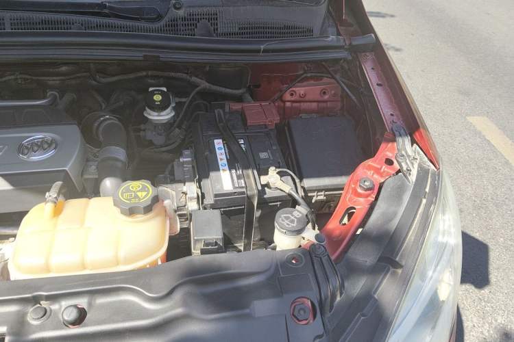 Used Buick Encore 2014 1.4T Automatic Two-Wheel Drive Urban Elite Model Engine Bay Left