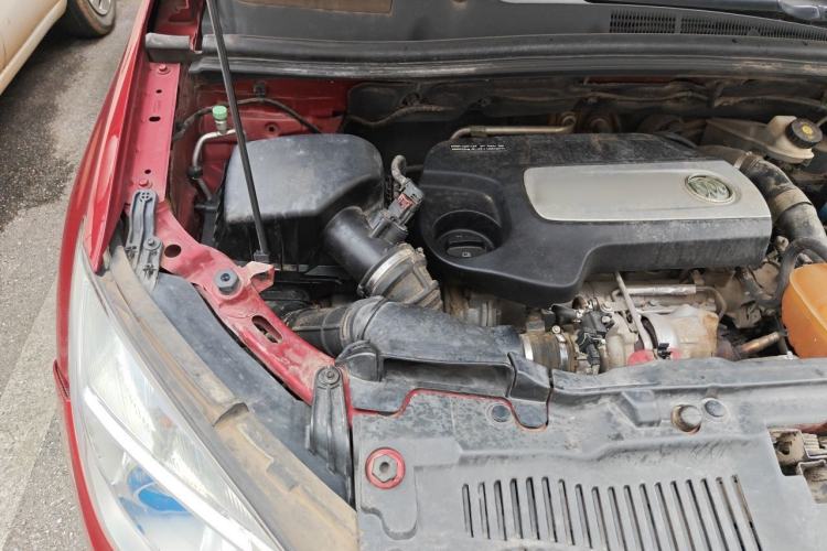 Used Buick Encore 2014 1.4T Automatic Two-Wheel Drive Urban Elite Model Engine Bay Right