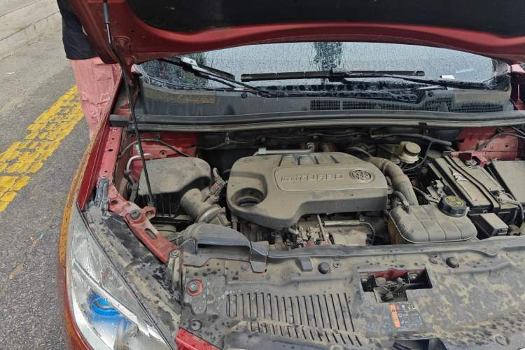 Used Buick Encore 2014 1.4T Automatic Two-Wheel Drive Urban Elite Model Engine Bay Right