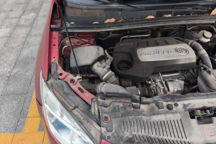 Used Buick Encore 2014 1.4T Automatic Two-Wheel Drive Urban Elite Model Engine Bay Right