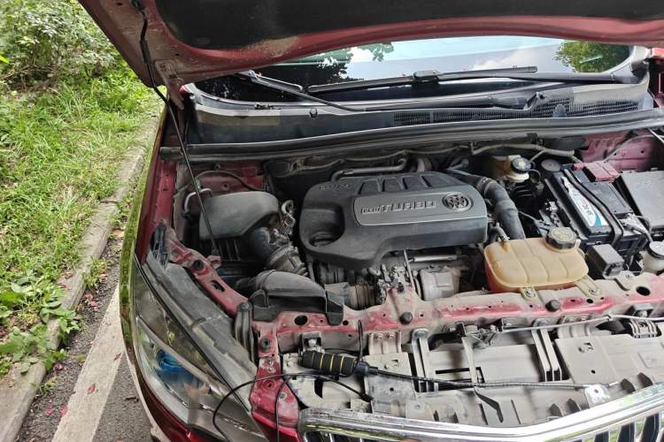 Used Buick Encore 2014 1.4T Automatic Two-Wheel Drive Urban Elite Model Engine Bay Right