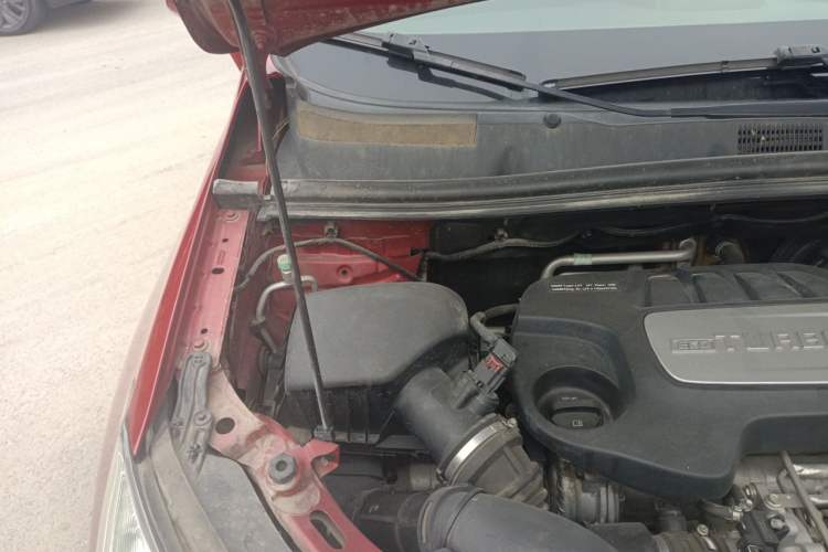 Used Buick Encore 2014 1.4T Automatic Two-Wheel Drive Urban Elite Model Engine Bay Right