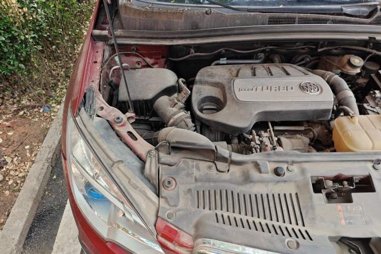 Used Buick Encore 2014 1.4T Automatic Two-Wheel Drive Urban Elite Model Engine Bay Right