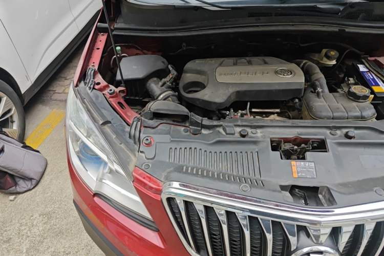 Used Buick Encore 2014 1.4T Automatic Two-Wheel Drive Urban Elite Model Engine Bay Right