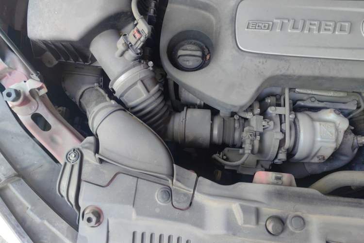 Used Buick Encore 2014 1.4T Automatic Two-Wheel Drive Urban Elite Model Engine Bay Right
