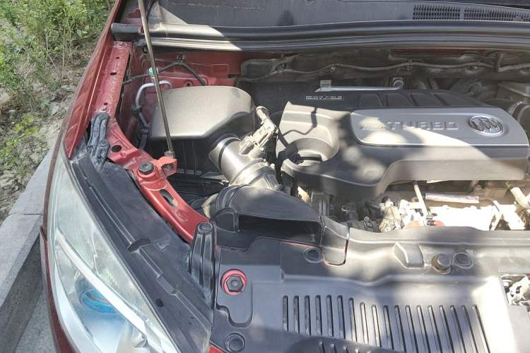 Used Buick Encore 2014 1.4T Automatic Two-Wheel Drive Urban Elite Model Engine Bay Right