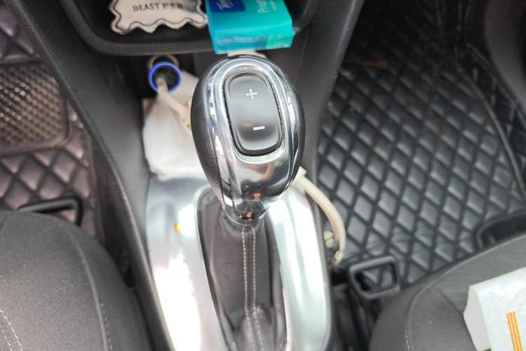 Used Buick Encore 2014 1.4T Automatic Two-Wheel Drive Urban Elite Model Gear Lever