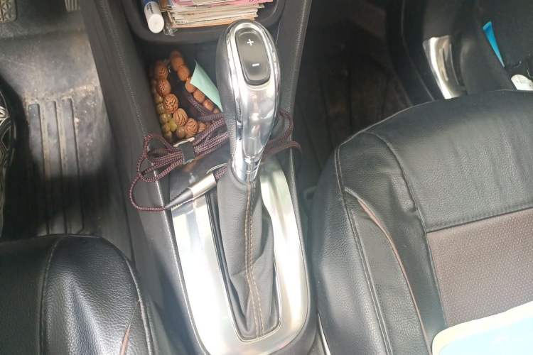 Used Buick Encore 2014 1.4T Automatic Two-Wheel Drive Urban Leading Model Gear Lever