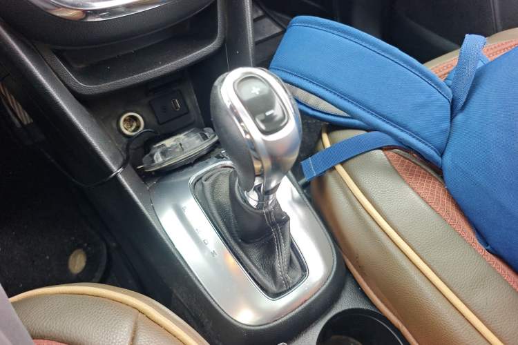 Used Buick Encore 2014 1.4T Automatic Two-Wheel Drive Urban Elite Model Gear Lever