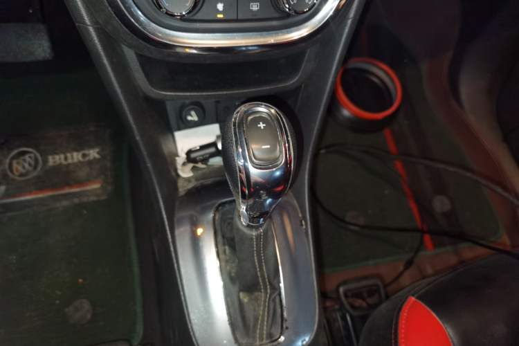 Used Buick Encore 2014 1.4T Automatic Two-Wheel Drive Urban Elite Model Gear Lever