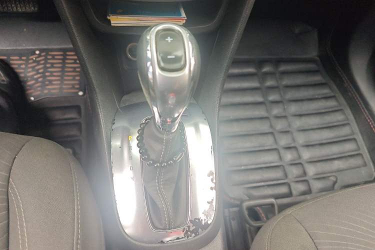Used Buick Encore 2014 1.4T Automatic Two-Wheel Drive Urban Elite Model Gear Lever