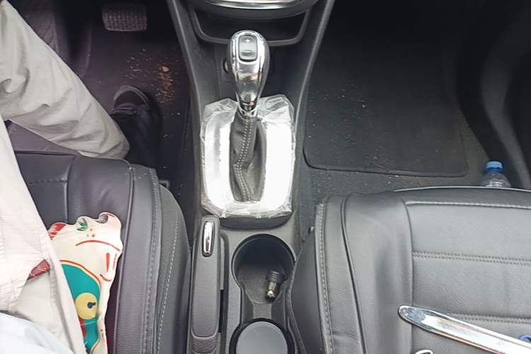Used Buick Encore 2014 1.4T Automatic Two-Wheel Drive Urban Elite Model Gear Lever
