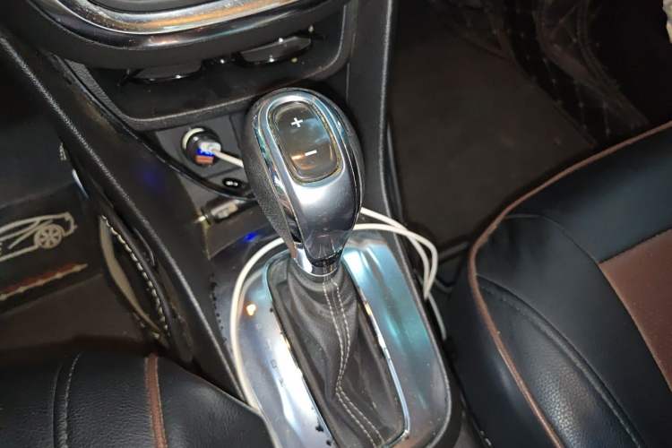 Used Buick Encore 2014 1.4T Automatic Two-Wheel Drive Urban Elite Model Gear Lever