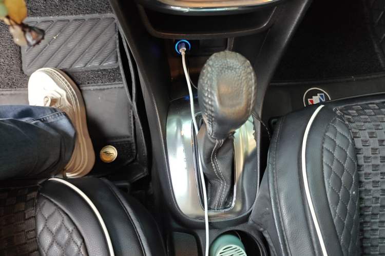 Used Buick Encore 2014 1.4T Automatic Two-Wheel Drive Urban Elite Model Gear Lever