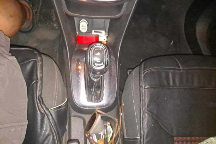 Used Buick Encore 2014 1.4T Automatic Two-Wheel Drive Urban Elite Model Gear Lever