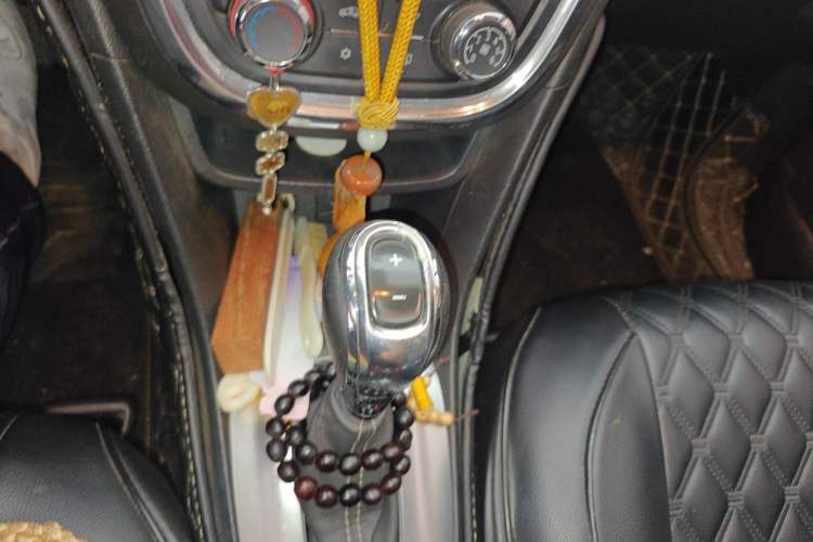 Used Buick Encore 2014 1.4T Automatic Two-Wheel Drive Urban Elite Model Gear Lever