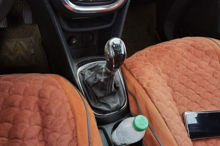 Used Buick Encore 2014 1.4T Manual Two-Wheel Drive Urban Advanced Model Gear Lever