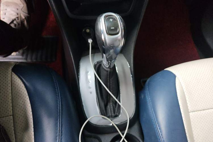 Used Buick Encore 2014 1.4T Automatic Two-Wheel Drive Urban Elite Model Gear Lever