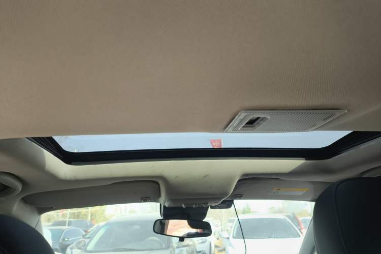 Used Buick Encore 2014 1.4T Automatic Two-Wheel Drive Urban Elite Model Headliner