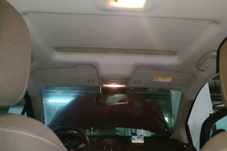 Used Buick Encore 2014 1.4T Automatic Two-Wheel Drive Urban Elite Model Headliner
