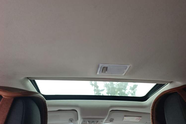 Used Buick Encore 2014 1.4T Automatic Two-Wheel Drive Urban Elite Model Headliner