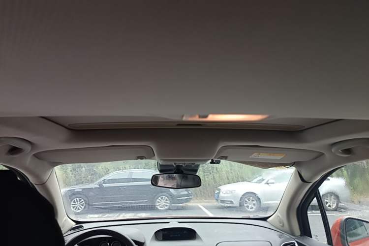 Used Buick Encore 2014 1.4T Automatic Two-Wheel Drive Urban Elite Model Headliner