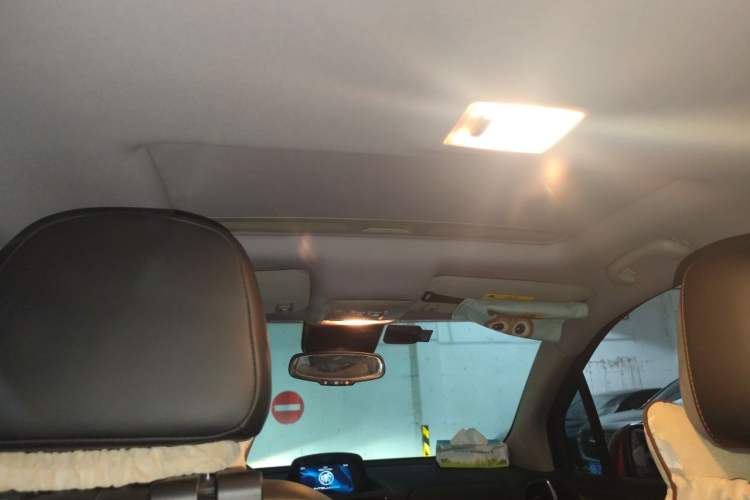Used Buick Encore 2014 1.4T Manual Two-Wheel Drive Urban Sport Model Headliner