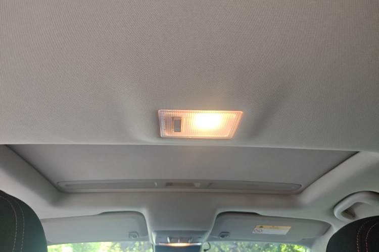 Used Buick Encore 2014 1.4T Automatic Two-Wheel Drive Urban Elite Model Headliner