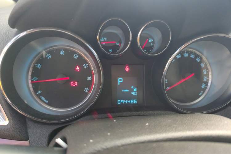 Used Buick Encore 2014 1.4T Automatic Two-Wheel Drive Urban Leading Model Instrument Cluster
