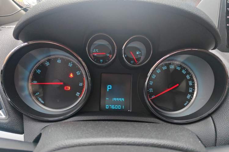 Used Buick Encore 2014 1.4T Automatic Two-Wheel Drive Urban Elite Model Instrument Cluster