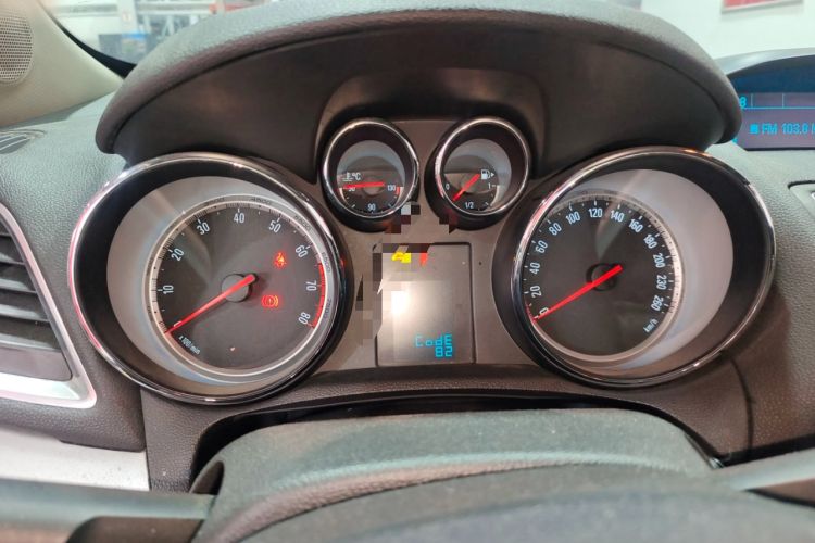 Used Buick Encore 2014 1.4T Automatic Two-Wheel Drive Urban Elite Model Instrument Cluster
