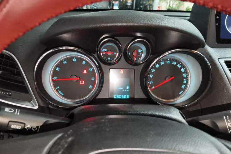 Used Buick Encore 2014 1.4T Automatic Two-Wheel Drive Urban Elite Model Instrument Cluster