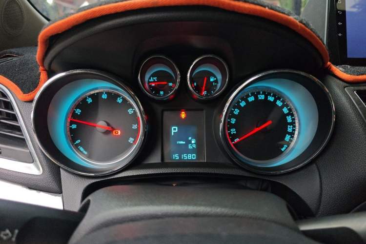 Used Buick Encore 2014 1.4T Automatic Two-Wheel Drive Urban Elite Model Instrument Cluster
