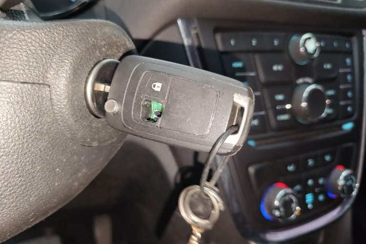 Used Buick Encore 2014 1.4T Automatic All-Wheel-Drive Flagship Edition Interior 1