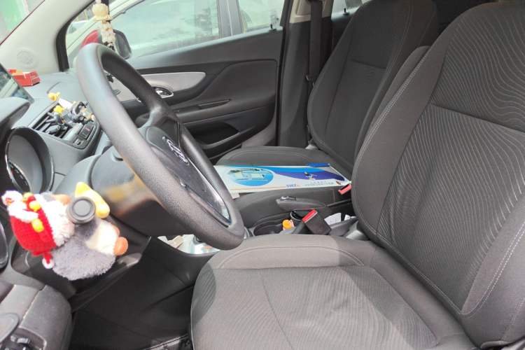 Used Buick Encore 2014 1.4T Automatic Two-Wheel Drive Urban Elite Model Left Front Seat